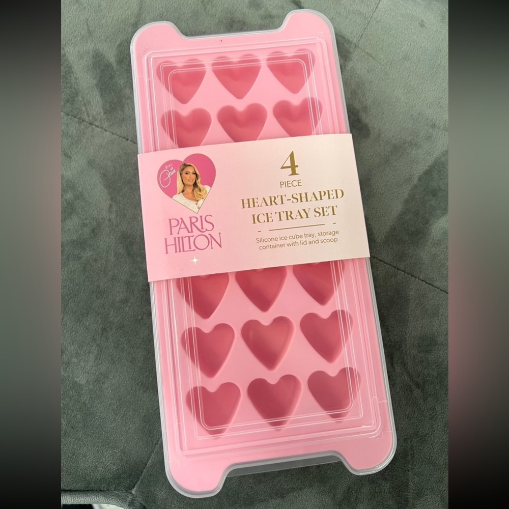Paris Hilton Pink Heart Shaped Ice Tray Set